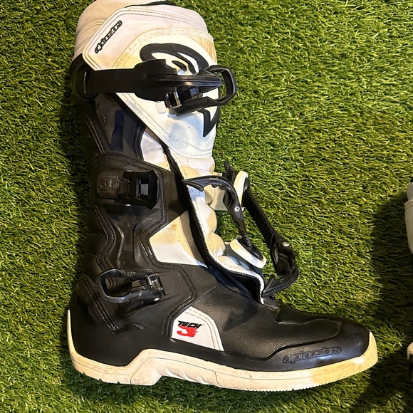 Alpinestars Tech 3S Youth Black and White motocross ATV Riding Boots - Picture 5 of 9